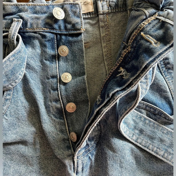 FREE PEOPLE Skirt Denim Mini Belt Frayed Raw Hem Button Fly Blue pockets Size 25 - Picture 7 of 8